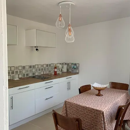 Prázdninový dům House Sleeps 6-garden-freeparking-bbq-patio Ognen